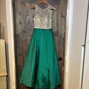 Elegant formal/ball teal gown with crystals/sequins size 10